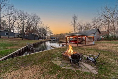 Welcome to 233 E El Dorado-an updated and well-appointed - photo 2