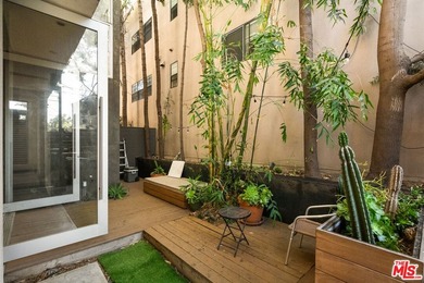 A rare opportunity to own a distinctive piece of Venice history - photo 13