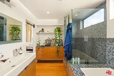 A rare opportunity to own a distinctive piece of Venice history - photo 20