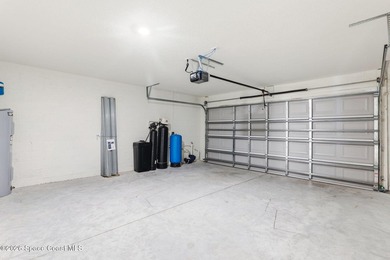 Welcome home to this beautifully designed 4 bedroom, 2 bathroom - photo 31