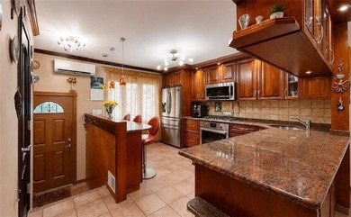 Beautiful and spacious semi-detached single-family home in the - photo 6