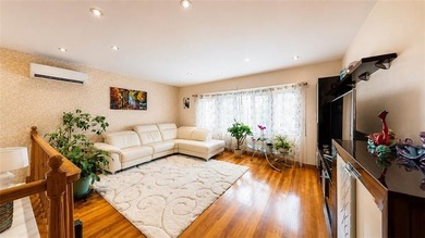 Beautiful and spacious semi-detached single-family home in the - photo 9