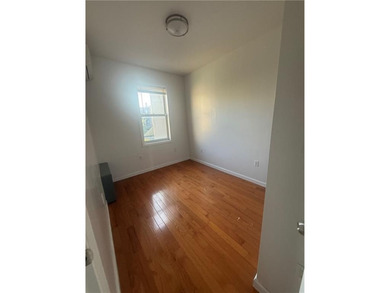 Great Investment for Great Location! Semi-Detached 2 families - photo 3