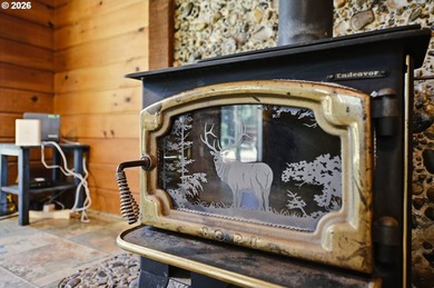 The epitome of an Oregon home - tucked away at the end of a long - photo 6