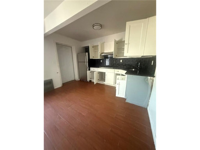 Great Investment for Great Location! Semi-Detached 2 families - photo 8