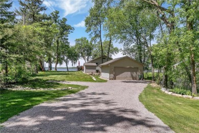 Clearwater Lake Home For Sale in Annandale Minnesota