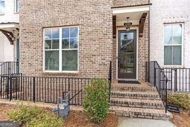 Welcome to this beautifully upgraded three-level townhouse - photo 9