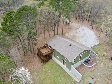 Secluded country living in Flint Ridge's gated community. 2,450 - photo 1