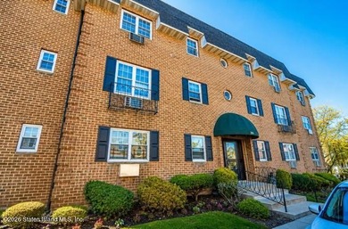 Welcome to this beautiful updated 2-bedroom, 2-bath second-floor - photo 1