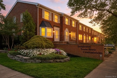 Well maintained three bedroom 1.5 bath triplex home with central - photo 2