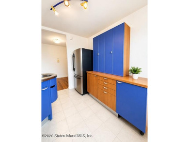 Welcome to this beautiful updated 2-bedroom, 2-bath second-floor - photo 2