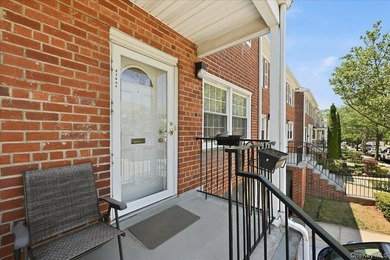 Well maintained three bedroom 1.5 bath triplex home with central - photo 4
