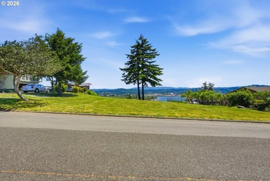 Located on the desirable Telegraph Hill in Coos Bay, this rare - photo 4