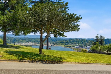 Located on the desirable Telegraph Hill in Coos Bay, this rare - photo 5