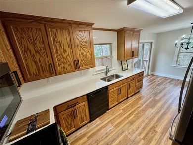 Secluded country living in Flint Ridge's gated community. 2,450 - photo 8