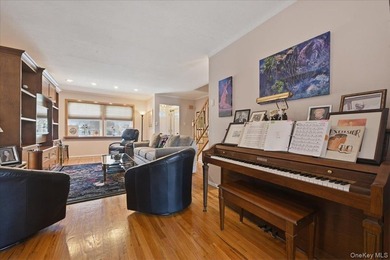 Well maintained three bedroom 1.5 bath triplex home with central - photo 8