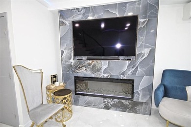 Welcome to this extraordinary solid-brick residence in the heart - photo 8