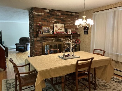 Very spacious 3 bedroom ranch in very convenient location close - photo 5