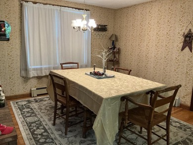 Very spacious 3 bedroom ranch in very convenient location close - photo 7