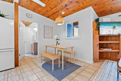 Tropical flexibility meets island charm on this fully fenced - photo 14