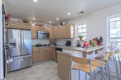 Beautiful multifamily close to The Walk, Caesar's Casino, and a - photo 14