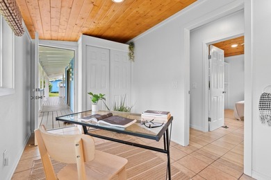 Tropical flexibility meets island charm on this fully fenced - photo 17