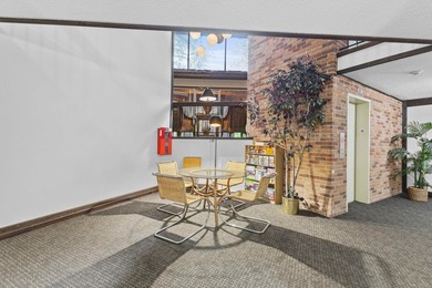 Welcome to easy living in this charming first-level 1-bedroom - photo 18