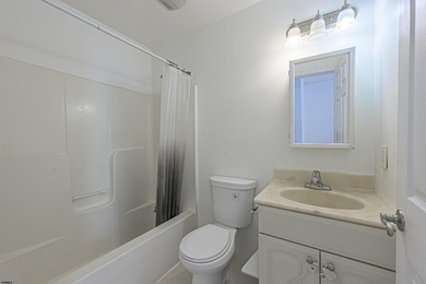 Beautiful multifamily close to The Walk, Caesar's Casino, and a - photo 27