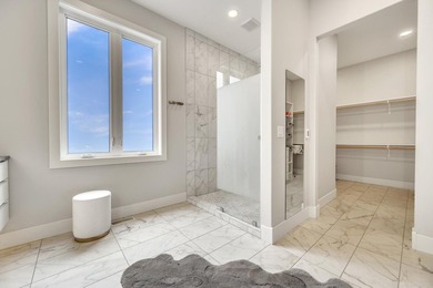 Stunning 5-bedroom, 3.5-bathroom home on prestigious Echo Bay - photo 28
