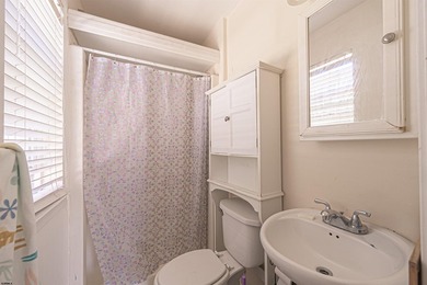 Beautiful multifamily close to The Walk, Caesar's Casino, and a - photo 28