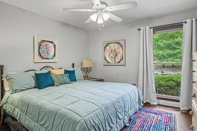 Welcome to this beautiful 4 bedroom 3 bath lakefront home just - photo 31