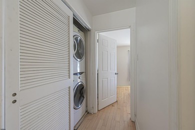 Beautiful multifamily close to The Walk, Caesar's Casino, and a - photo 32