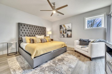Stunning 5-bedroom, 3.5-bathroom home on prestigious Echo Bay - photo 33