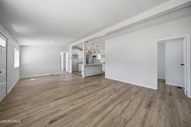 Beautifully remodeled 4 bedroom, 2 bathroom mobile home located - photo 4