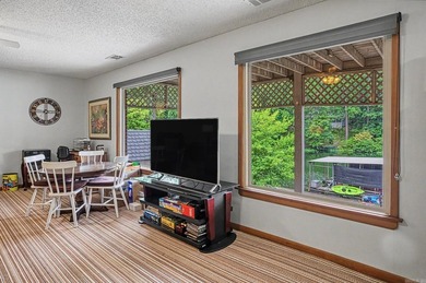 Welcome to this beautiful 4 bedroom 3 bath lakefront home just - photo 36