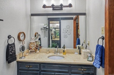 Welcome to this beautiful 4 bedroom 3 bath lakefront home just - photo 39