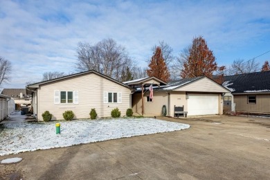 Lake Home For Sale in Pinckney, Michigan