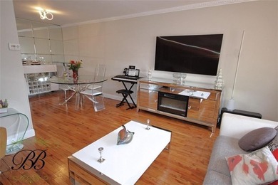 LIVE YOUR DREAM... in this 2 family semi detached home offering - photo 6
