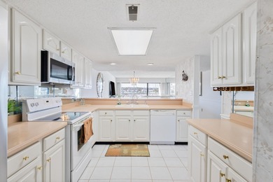 Rare Marina-Front Sanctuary with Private 36' Boat Slip Imagine