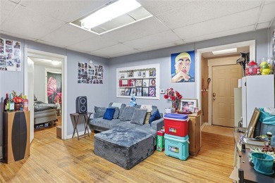 Spacious up-and-down two-family property in a highly accessible - photo 17