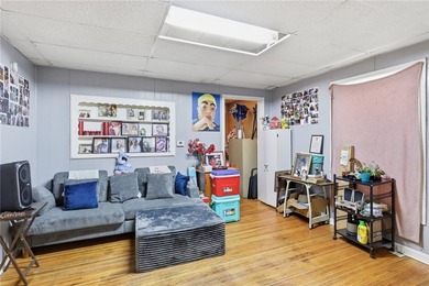 Spacious up-and-down two-family property in a highly accessible - photo 18