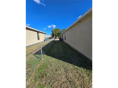 Location, location, location. Well maintained duplex with two - photo 25