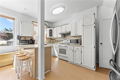 Well maintained single-family home in Dyker Height, one of - photo 8
