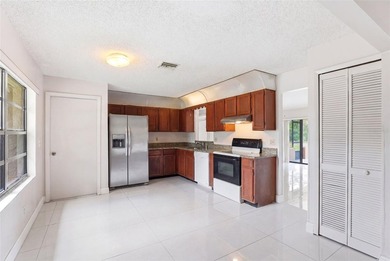 Priced to sell, this well-maintained home sits on an oversized - photo 4