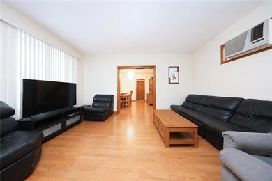 Discover this exceptional Fully Detached, Large single-family - photo 6
