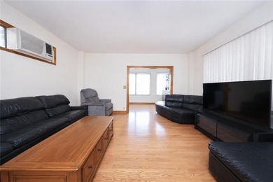 Discover this exceptional Fully Detached, Large single-family - photo 7