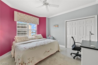 Perched on the 7th floor, this exceptional three-bedroom - photo 14