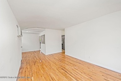 Two Family Semi (6 over 6) with built in, oversized, 1.5 car - photo 8