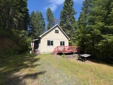 (private lake, pond, creek) Home For Sale in Wolf Creek Oregon