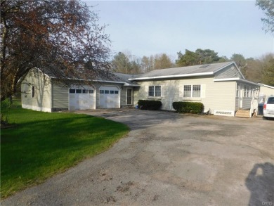 Oneida Lake Home For Sale in Constantia New York